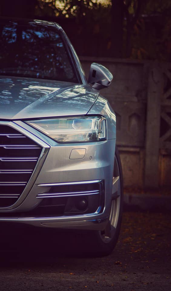 Grilă și far de Audi, surprinse în lumină joasă — MC Photography, Craiova